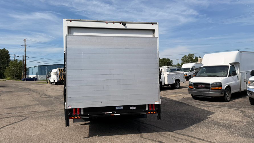 Used 2020 GMC Savana 3500 Extended w/ Driver Convenience Package RWD image 4