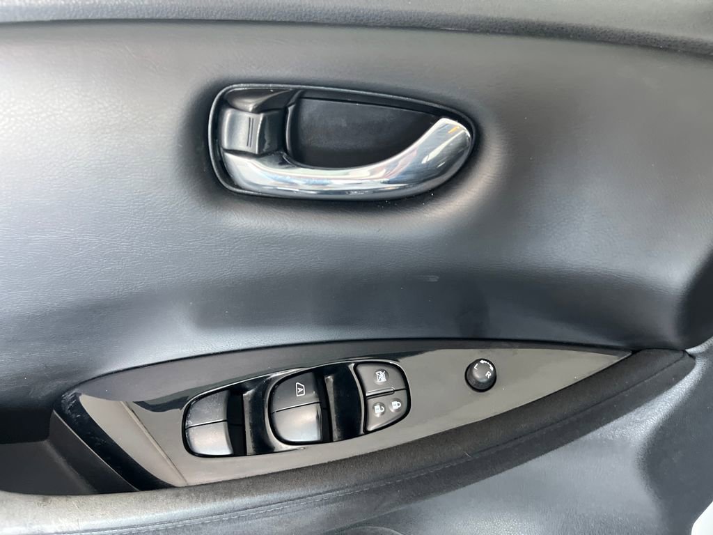 Used 2017 Nissan Leaf SV image 50