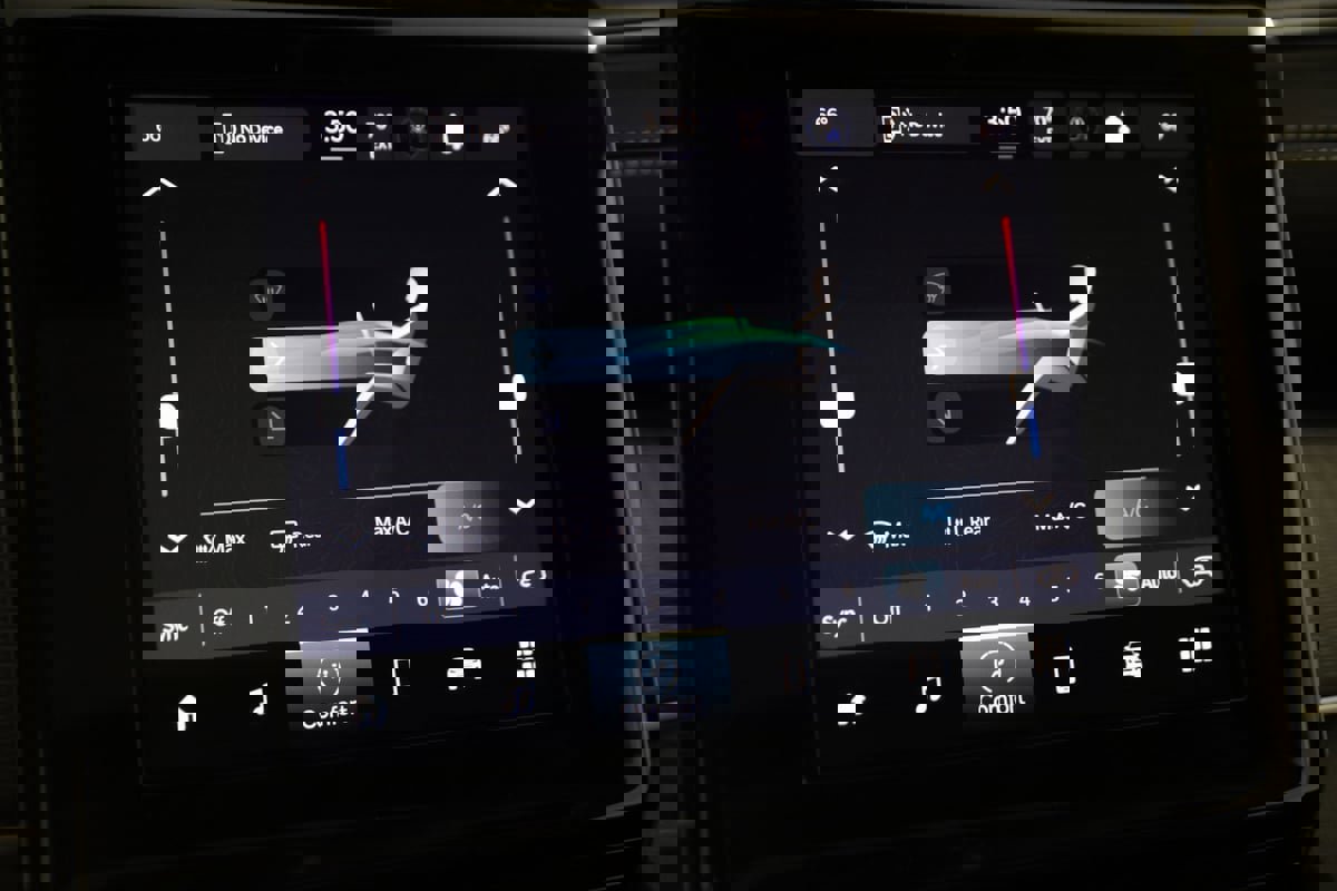 Used 2023 Jeep Grand Cherokee Laredo X image 29