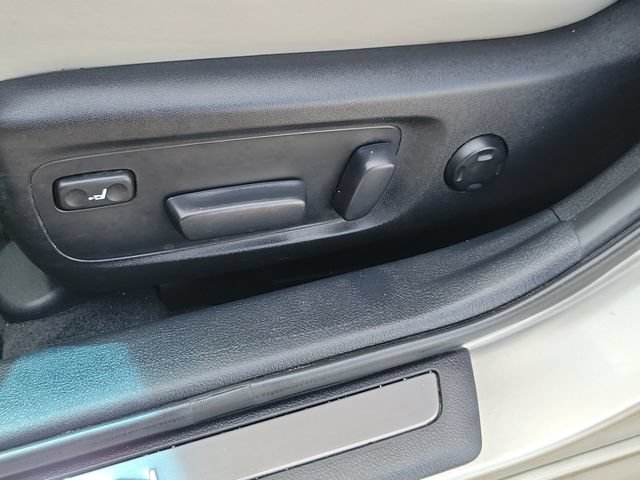 Used 2016 Toyota Avalon Limited w/ Toyota Safety Sense Package FWD image 20