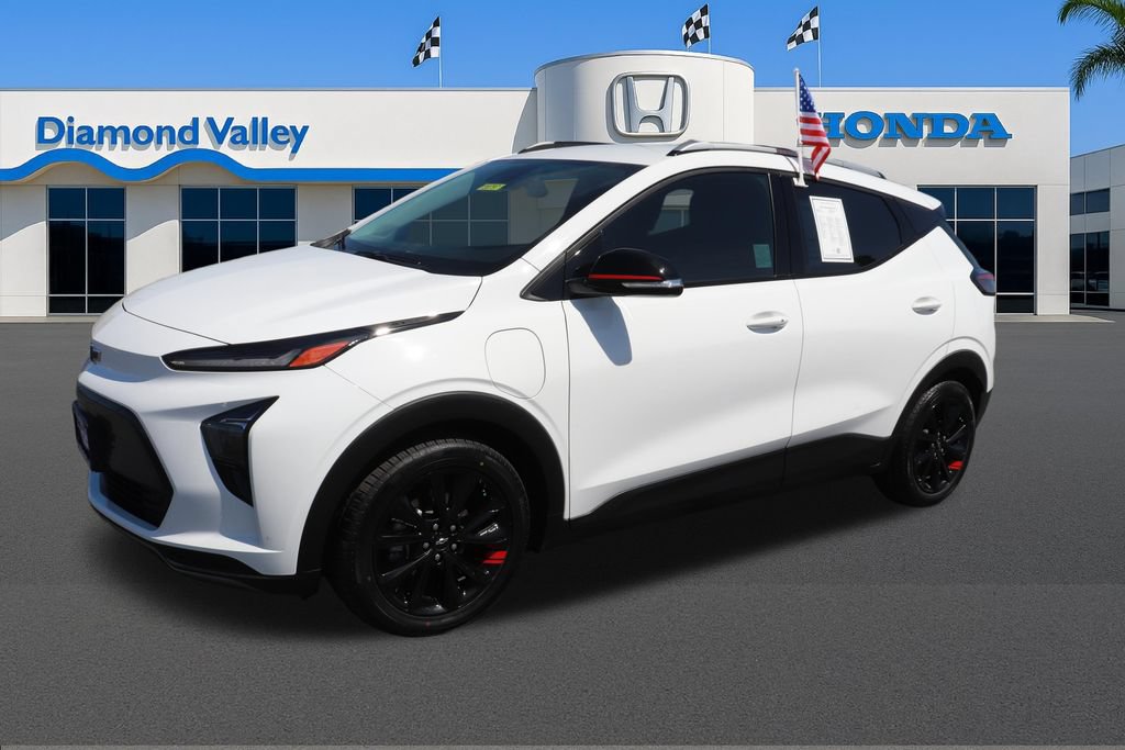 Used 2023 Chevrolet Bolt EUV LT w/ Convenience Package FWD image 3