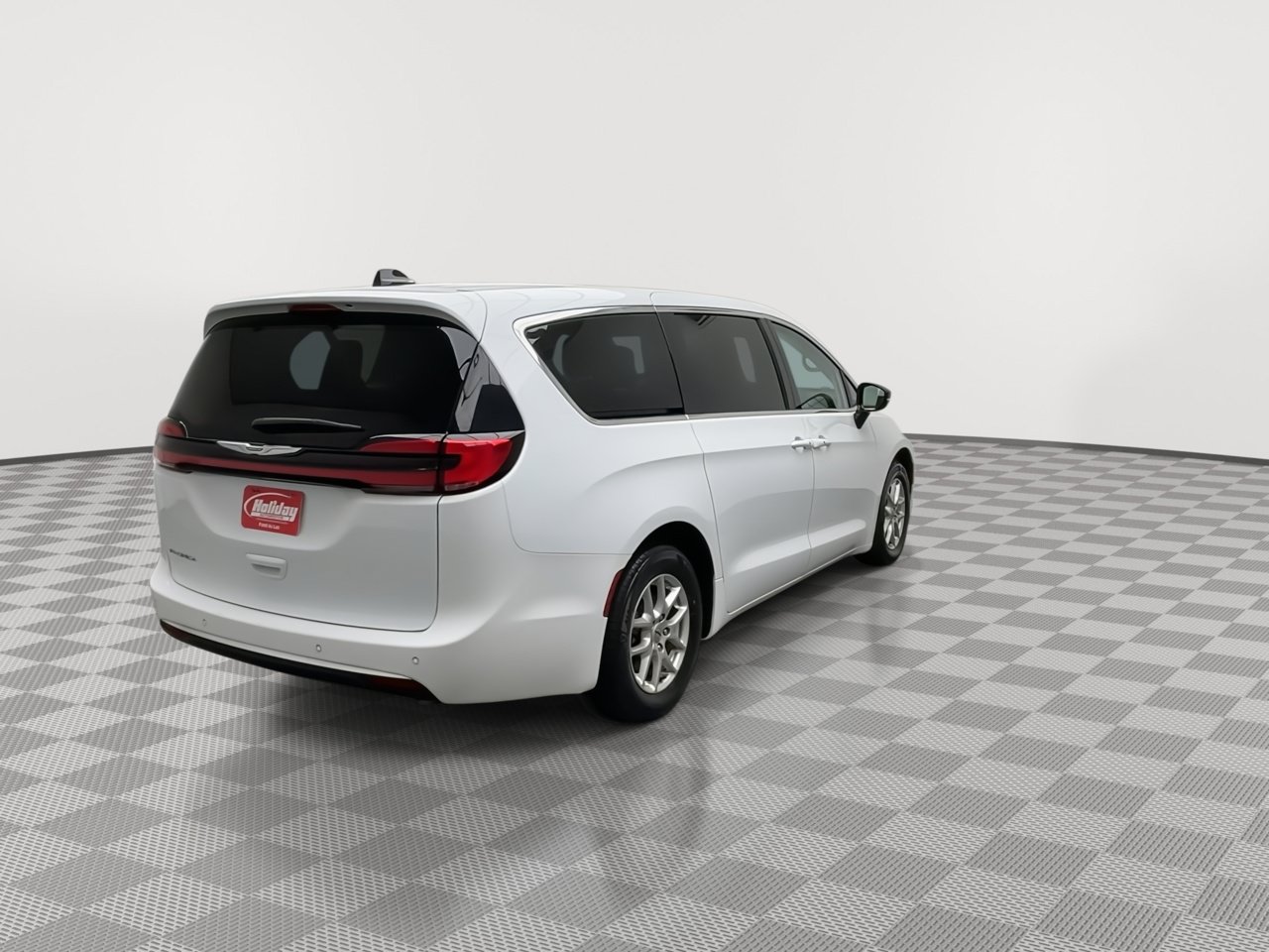 Used 2024 Chrysler Pacifica Touring-L FWD image 38