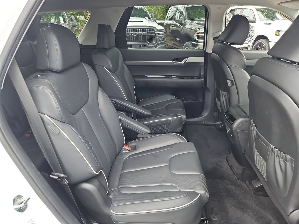 Used 2023 Hyundai Palisade SEL FWD image 15