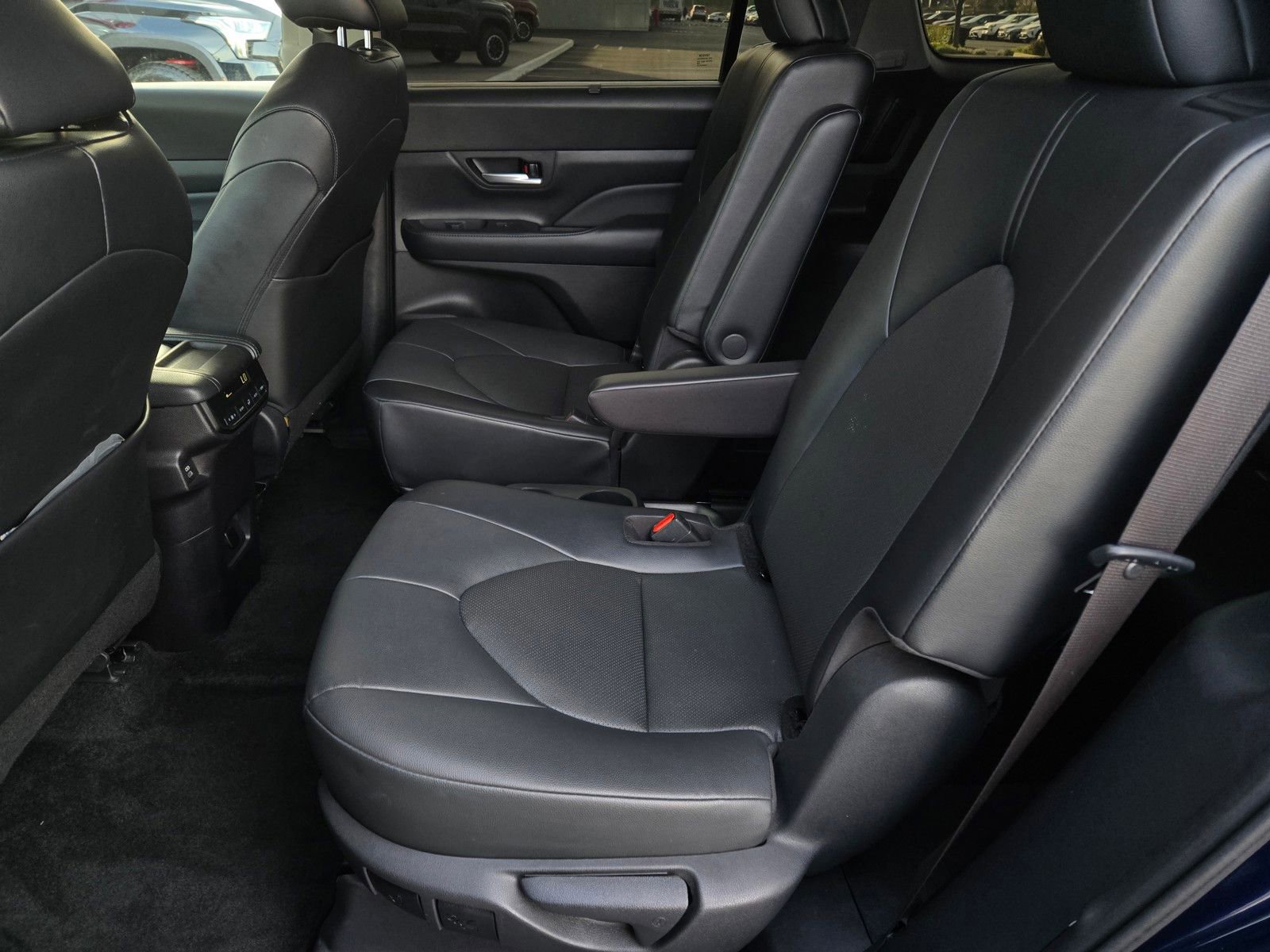 Certified 2024 Toyota Grand Highlander XLE image 11