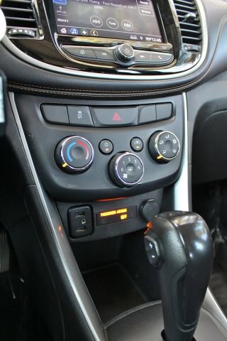 Used 2020 Chevrolet Trax LS image 23