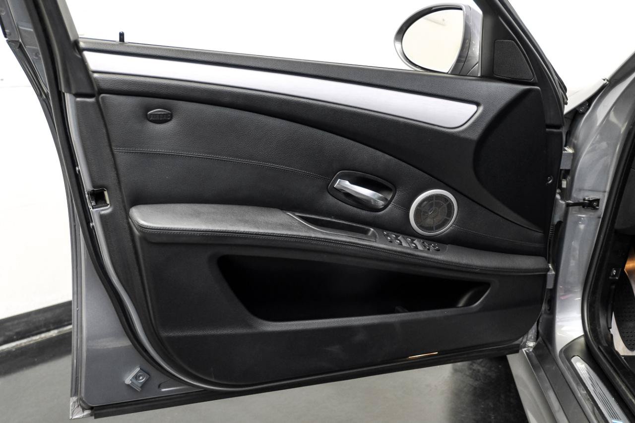 Used 2010 BMW M5 RWD image 37