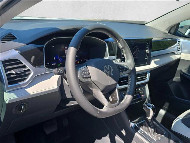 New 2026 Volkswagen Taos SE FWD image 7