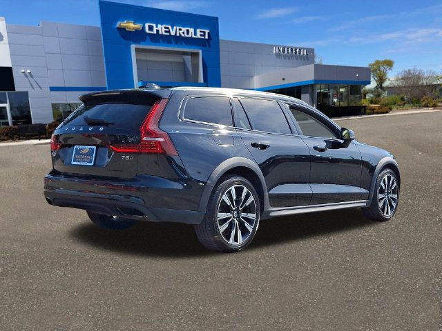 Used 2022 Volvo V60 T5 Cross Country AWD/4WD image 25