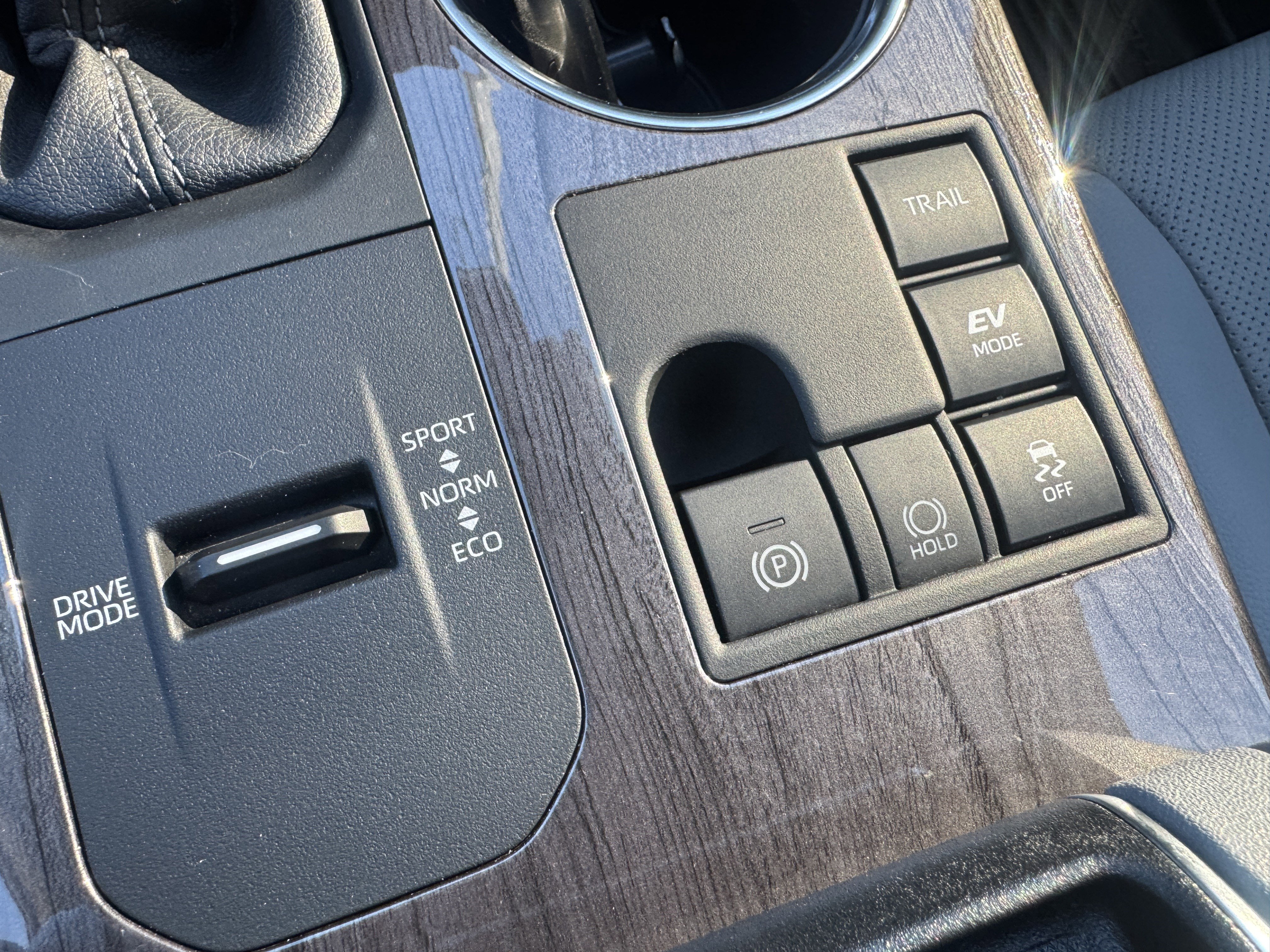 Used 2024 Toyota Highlander Platinum image 32