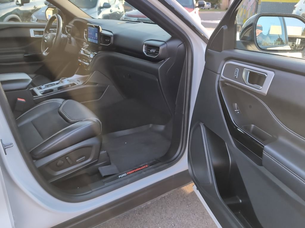 Used 2022 Ford Explorer ST image 50