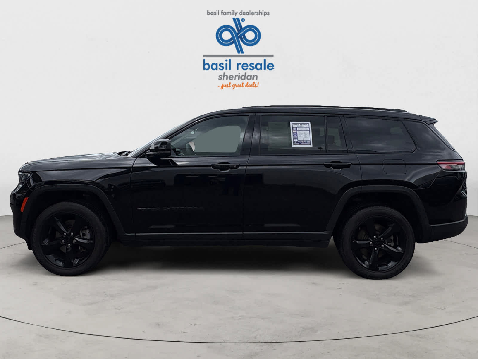Used 2023 Jeep Grand Cherokee L Laredo AWD/4WD image 3