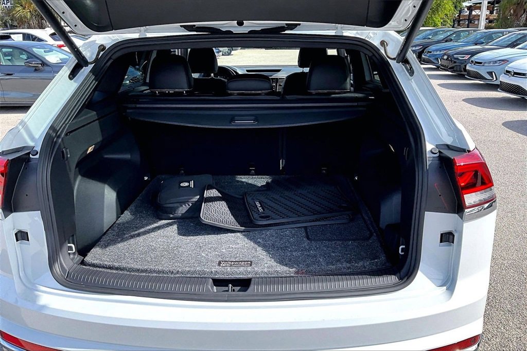 Certified 2023 Volkswagen Atlas Cross Sport SEL Premium R-Line image 15