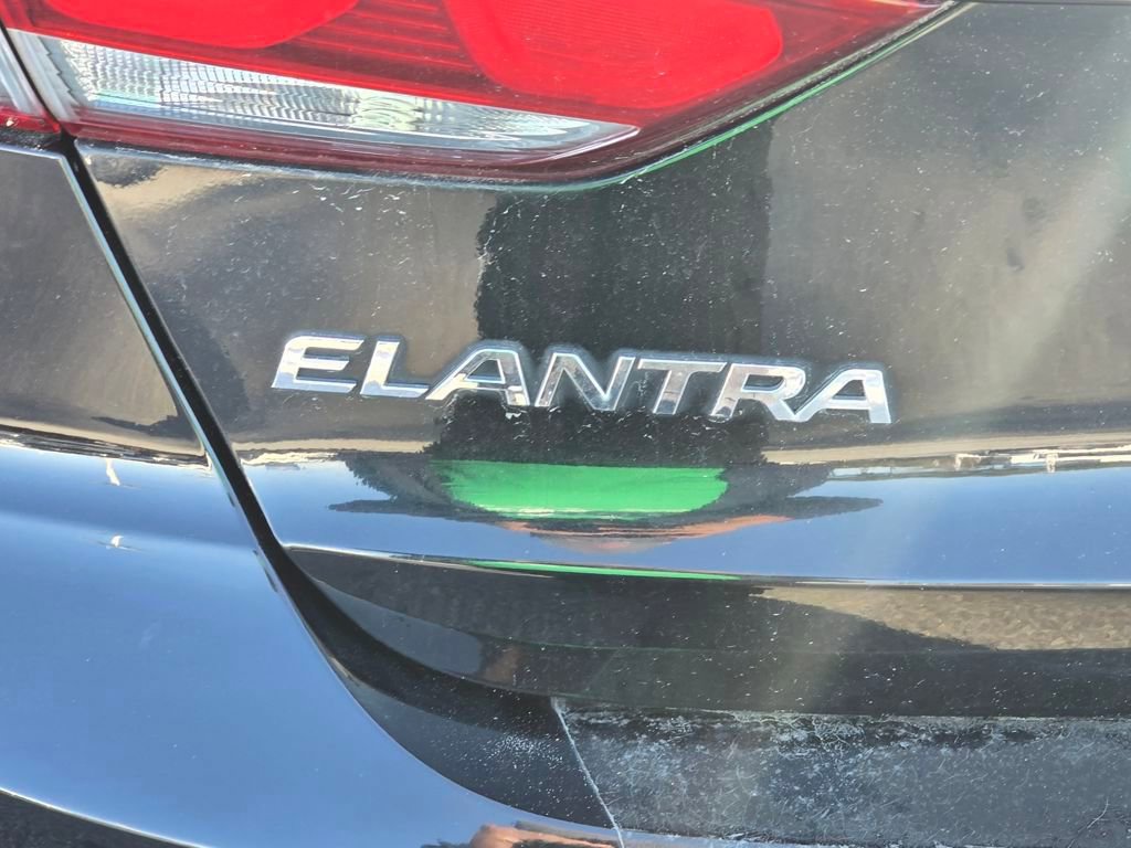 Used 2017 Hyundai Elantra SE w/ SE A/T Tech Package 03 image 14