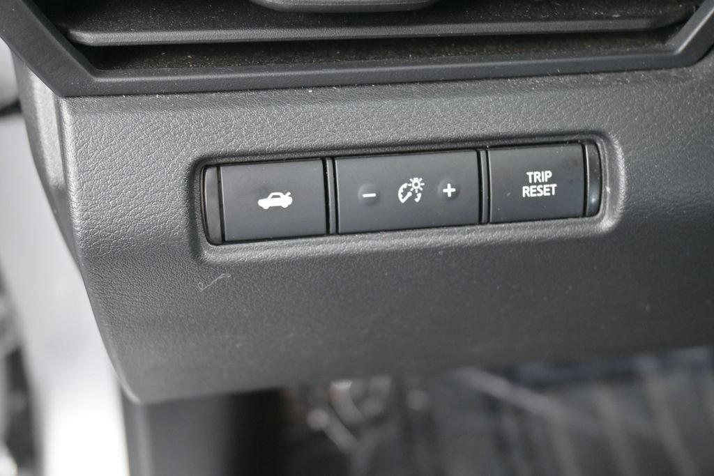Used 2024 Nissan Altima 2.5 SV FWD image 25