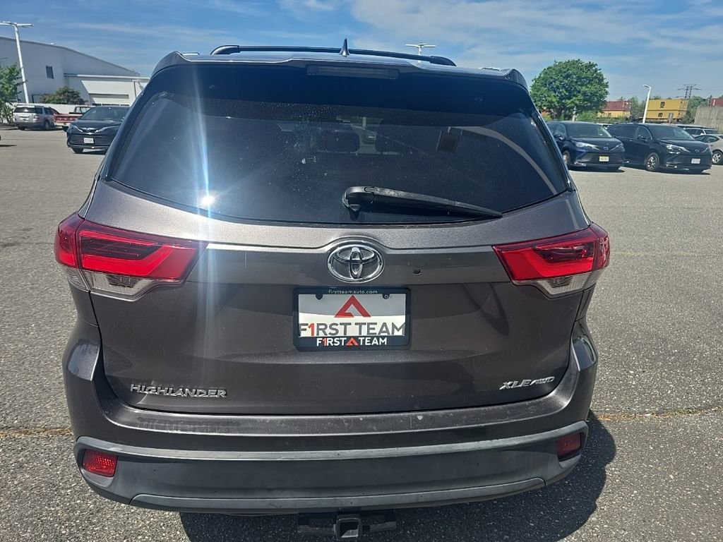 Used 2017 Toyota Highlander XLE image 6