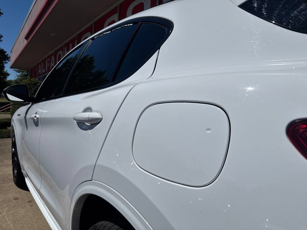 Used 2023 Alfa Romeo Stelvio Estrema AWD/4WD image 13