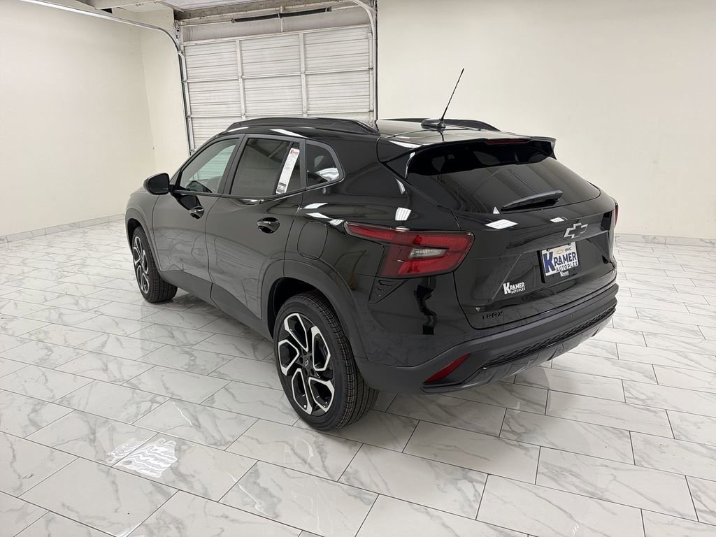 New 2026 Chevrolet Trax RS w/ Driver Confidence Package FWD image 6