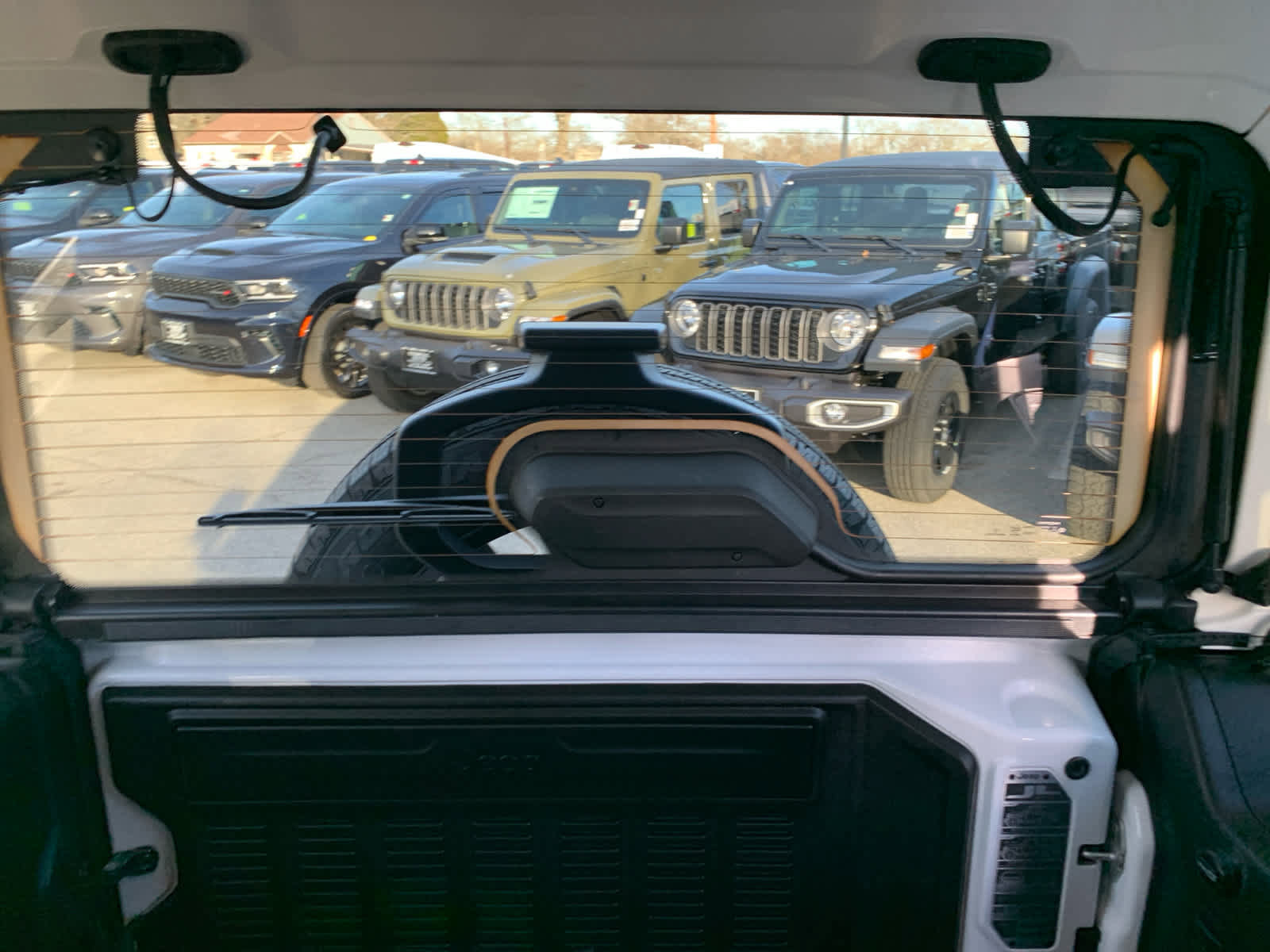 Used 2024 Jeep Wrangler Sahara image 37