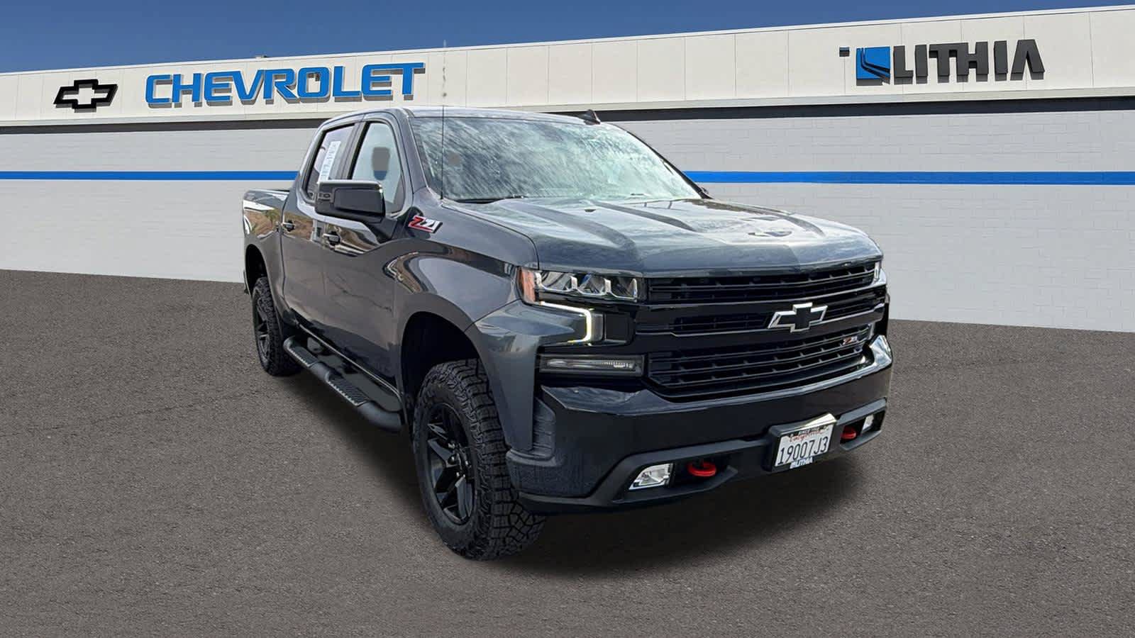 Used 2021 Chevrolet Silverado 1500 LT Trail Boss w/ LPO, Dark Essentials Package AWD/4WD image 3