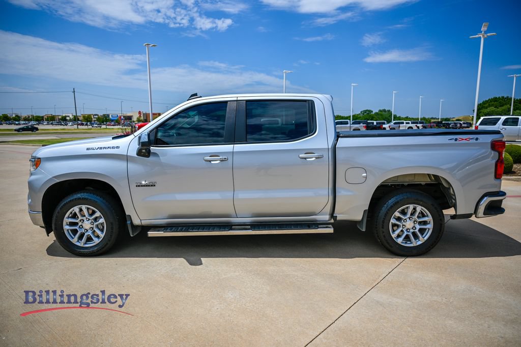 Used 2022 Chevrolet Silverado 1500 LT AWD/4WD image 4