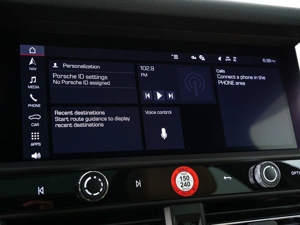 Certified 2026 Porsche Macan AWD/4WD image 13