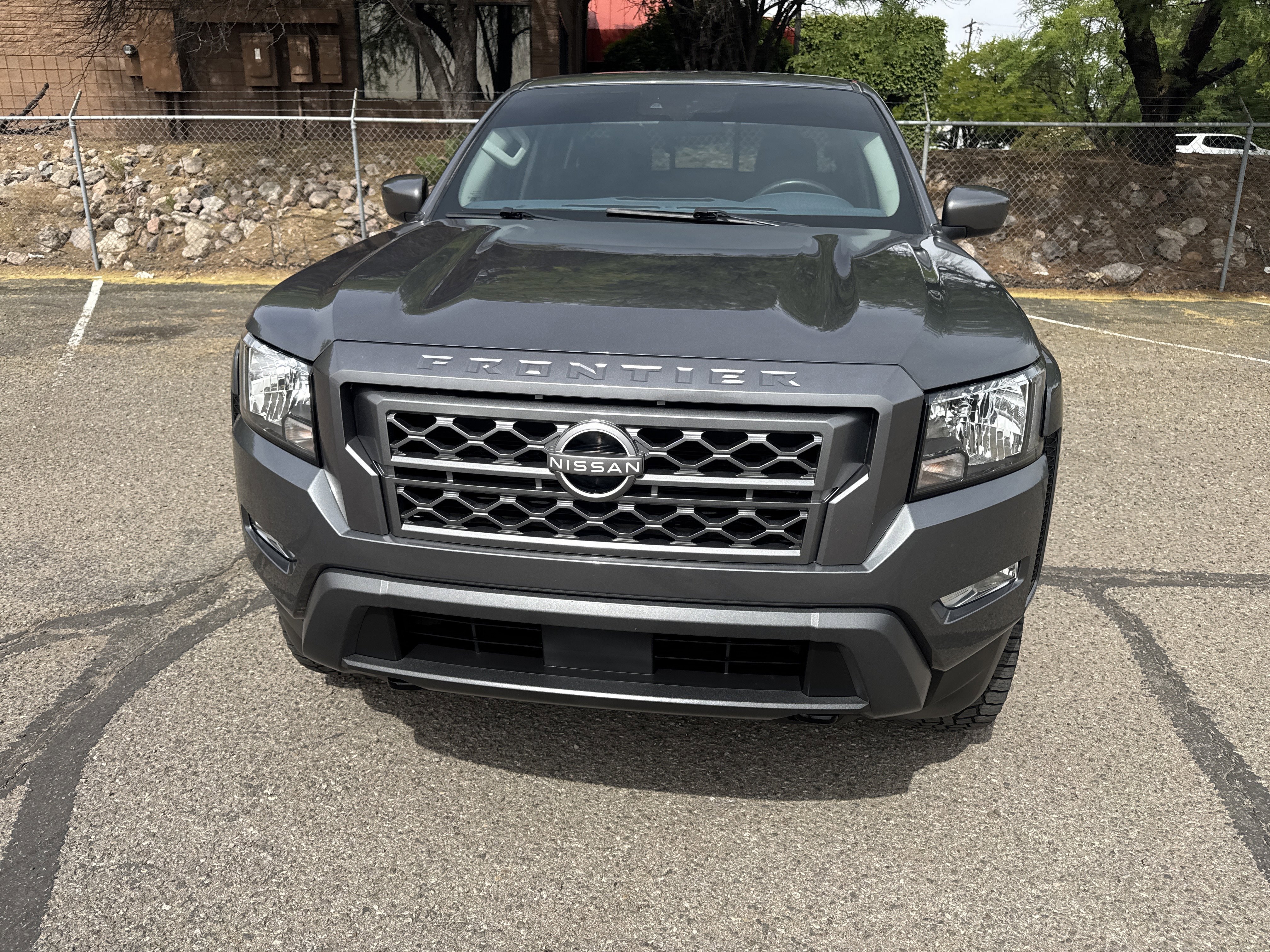Used 2024 Nissan Frontier SV w/ SV Convenience Package AWD/4WD image 2