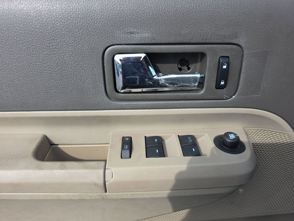 Used 2010 Ford Edge SEL FWD image 18