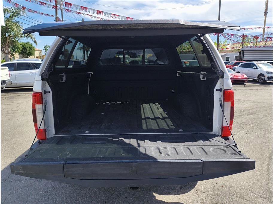 Used 2017 Ford F350 Platinum w/ Platinum Ultimate Package AWD/4WD image 12