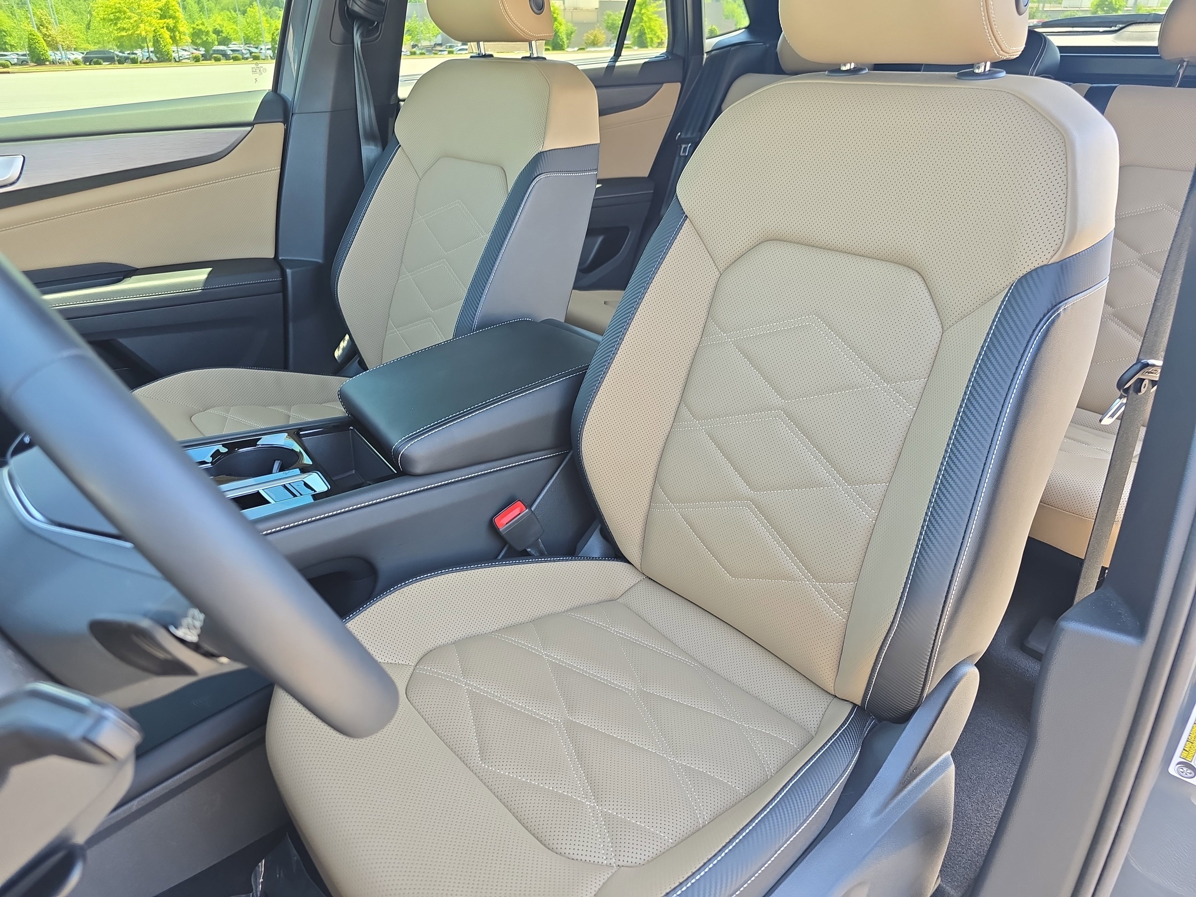 Used 2024 Volkswagen Atlas Cross Sport SE w/ Panoramic Sunroof Package image 15