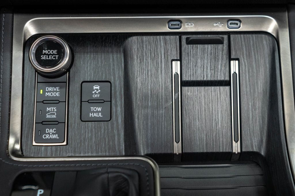 Used 2024 Lexus GX 550 AWD/4WD image 23