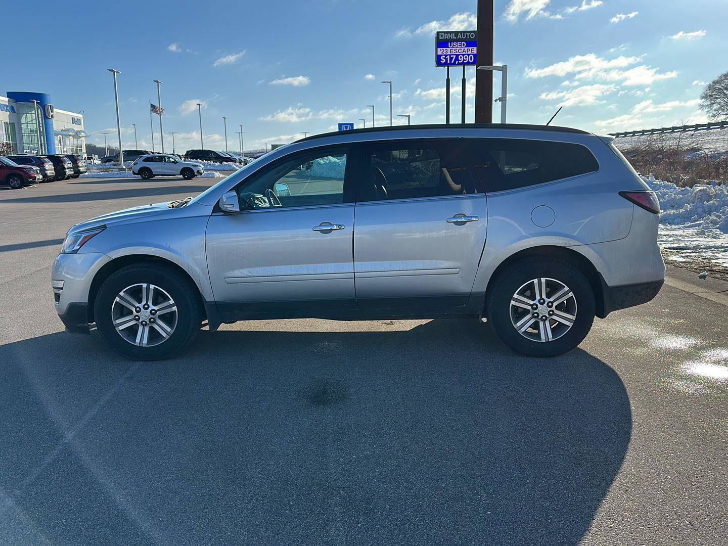 Used 2015 Chevrolet Traverse LT image 6