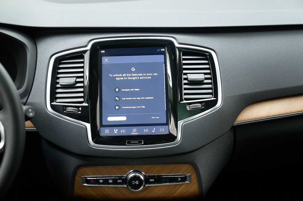 Certified 2024 Volvo XC90 B6 Plus w/ Protection Package Premier AWD/4WD image 29