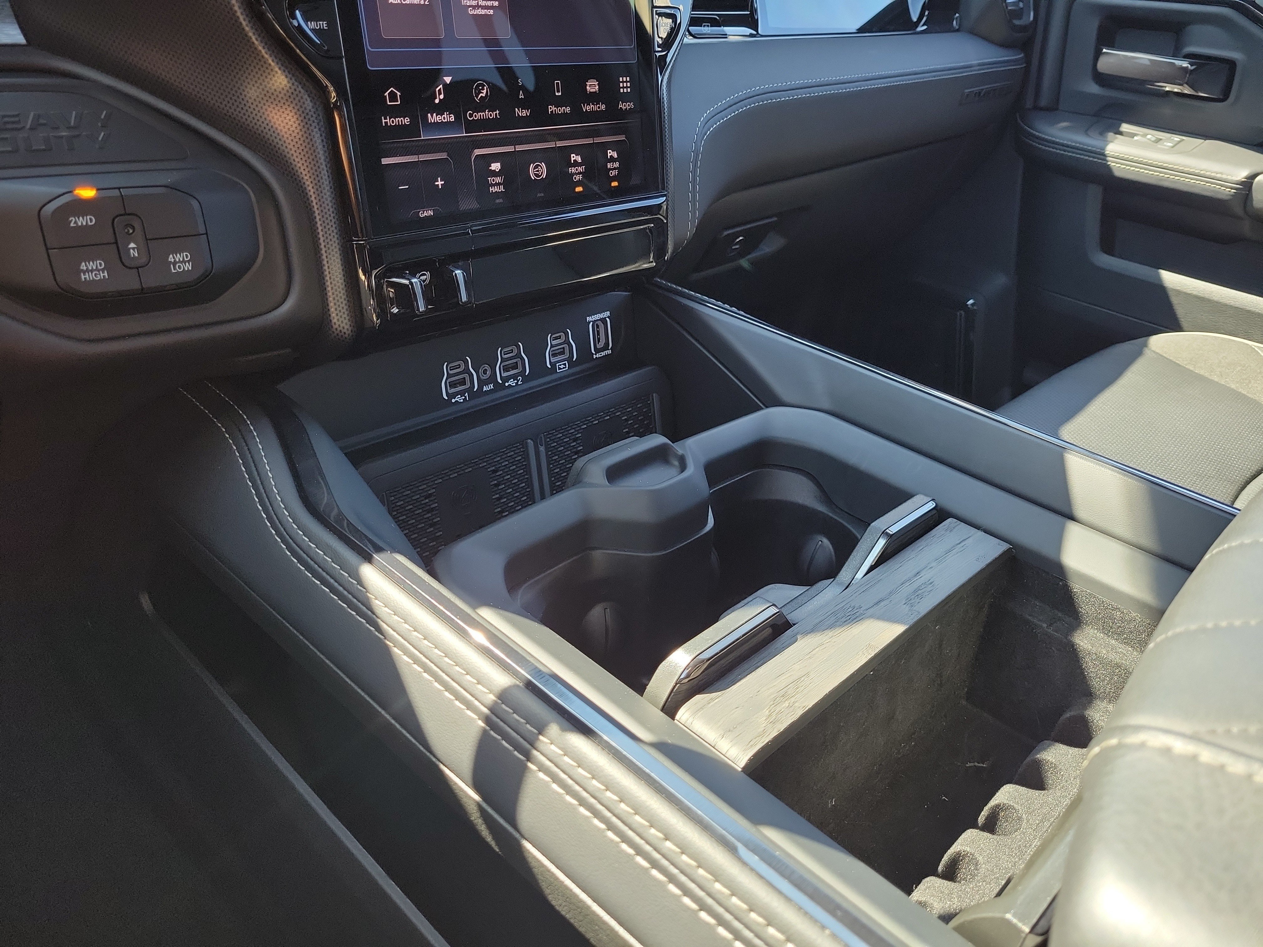 Used 2026 RAM 2500 Limited AWD/4WD image 27