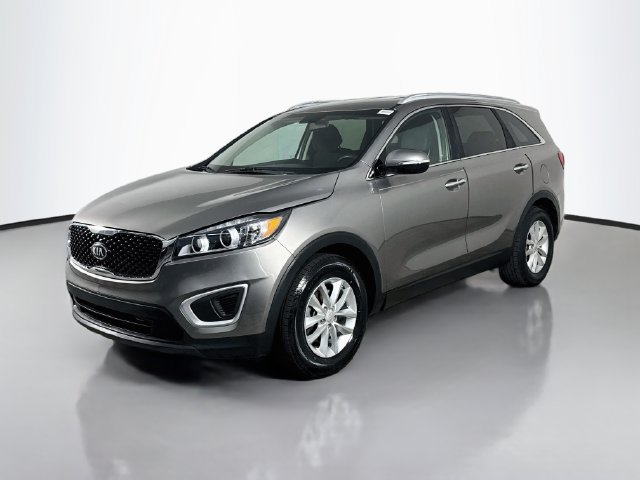 Used 2017 Kia Sorento FWD image 4
