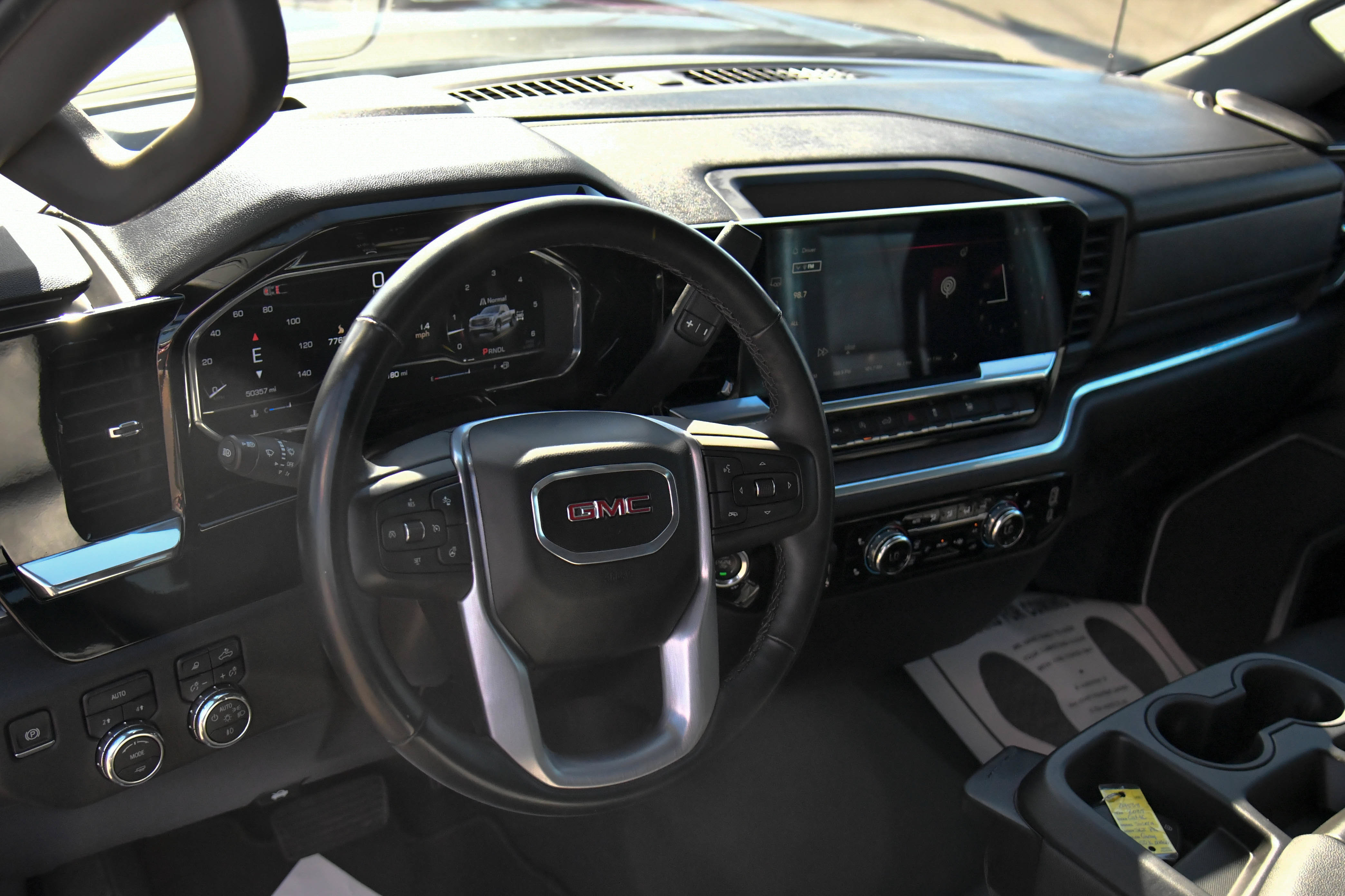 Used 2025 GMC Sierra 1500 SLT AWD/4WD image 17