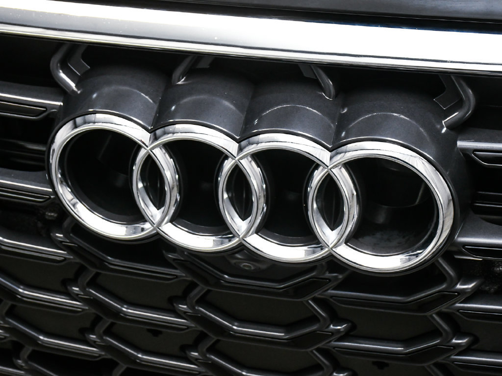 Used 2023 Audi A8 L 3.0T w/ Comfort Plus Package AWD/4WD image 89