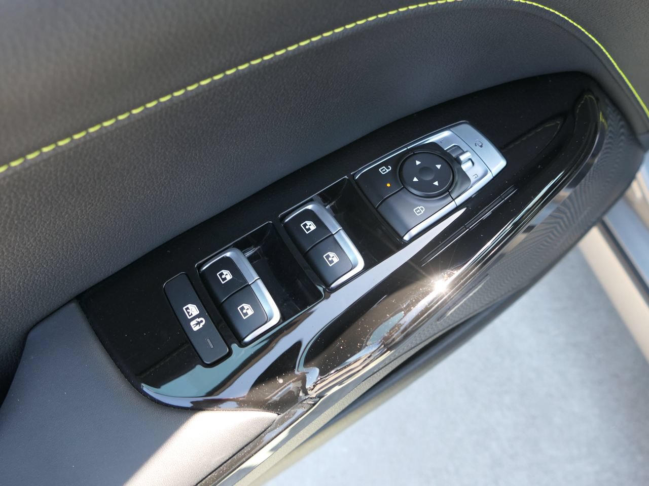 Certified 2025 Kia K5 GT w/ GT1 Package FWD image 14