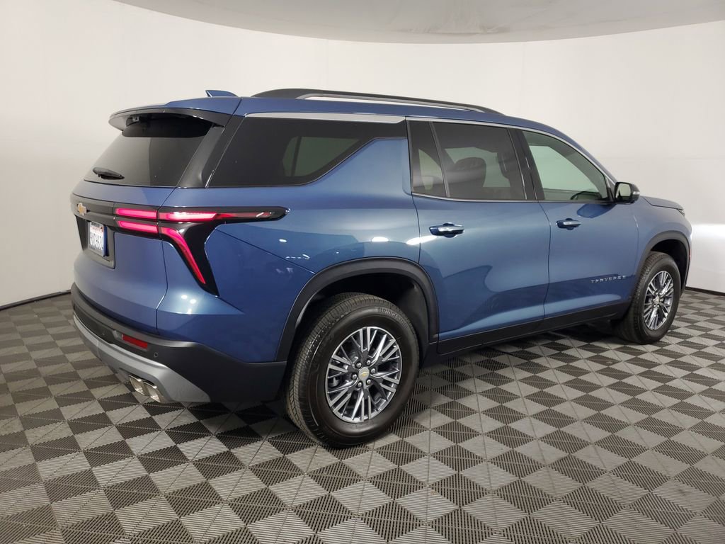 Used 2026 Chevrolet Traverse LT w/ Driver Confidence Package image 4