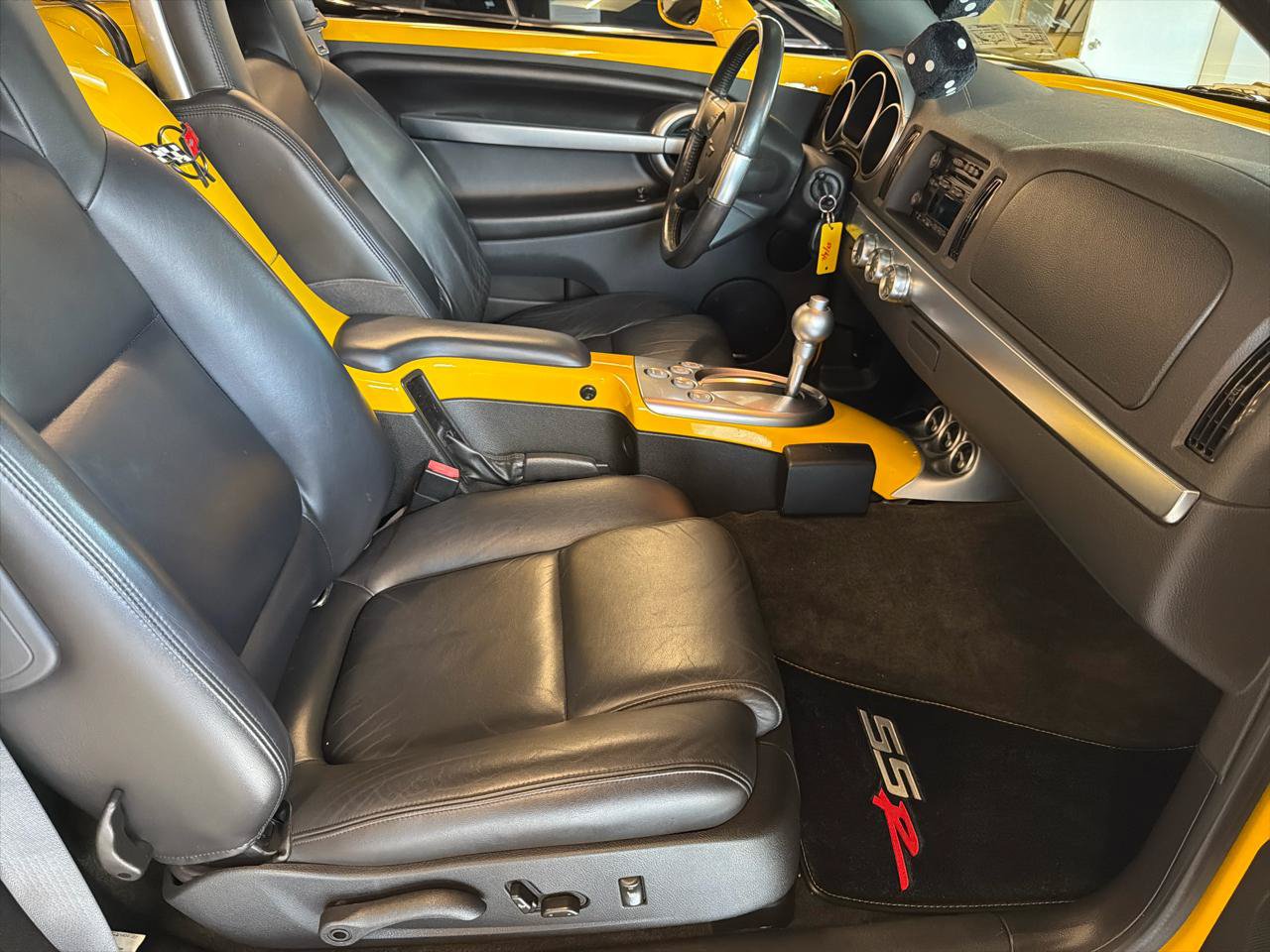 Used 2005 Chevrolet SSR w/ Preferred Equipment Group RWD image 27