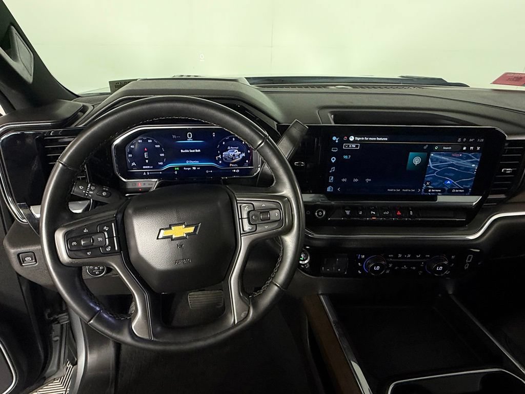 Used 2024 Chevrolet Silverado 3500 High Country w/ Technology Package AWD/4WD image 14