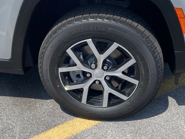New 2025 Jeep Grand Cherokee L Limited image 11