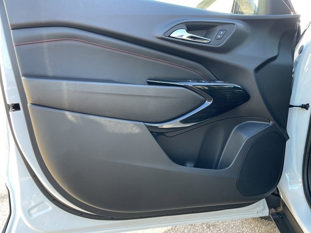 New 2026 Chevrolet Trax RS w/ Sunroof Package image 5