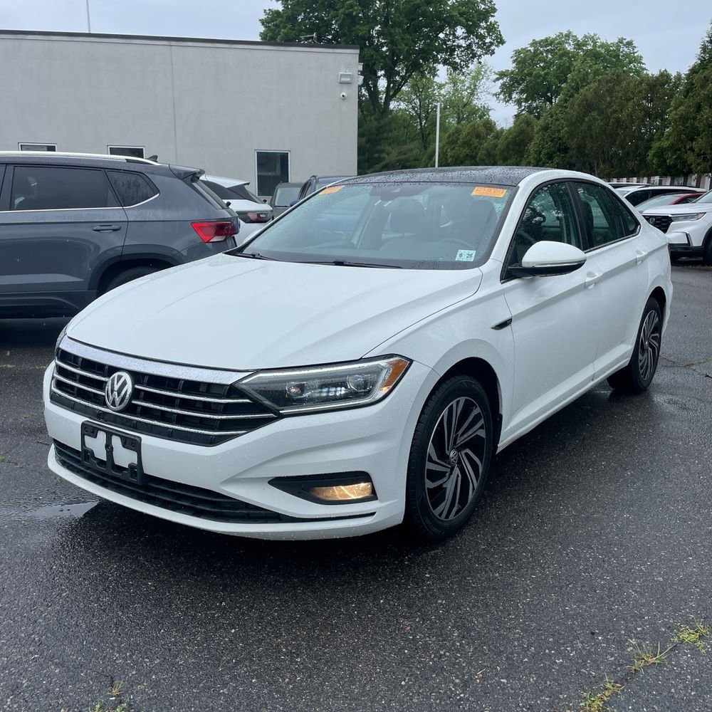 Used 2021 Volkswagen Jetta SEL Premium FWD image 2