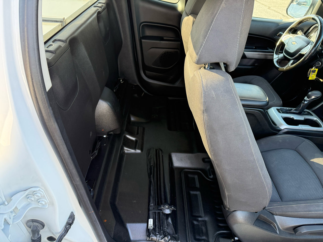 Used 2022 Chevrolet Colorado LT w/ Fleet Safety Package image 15