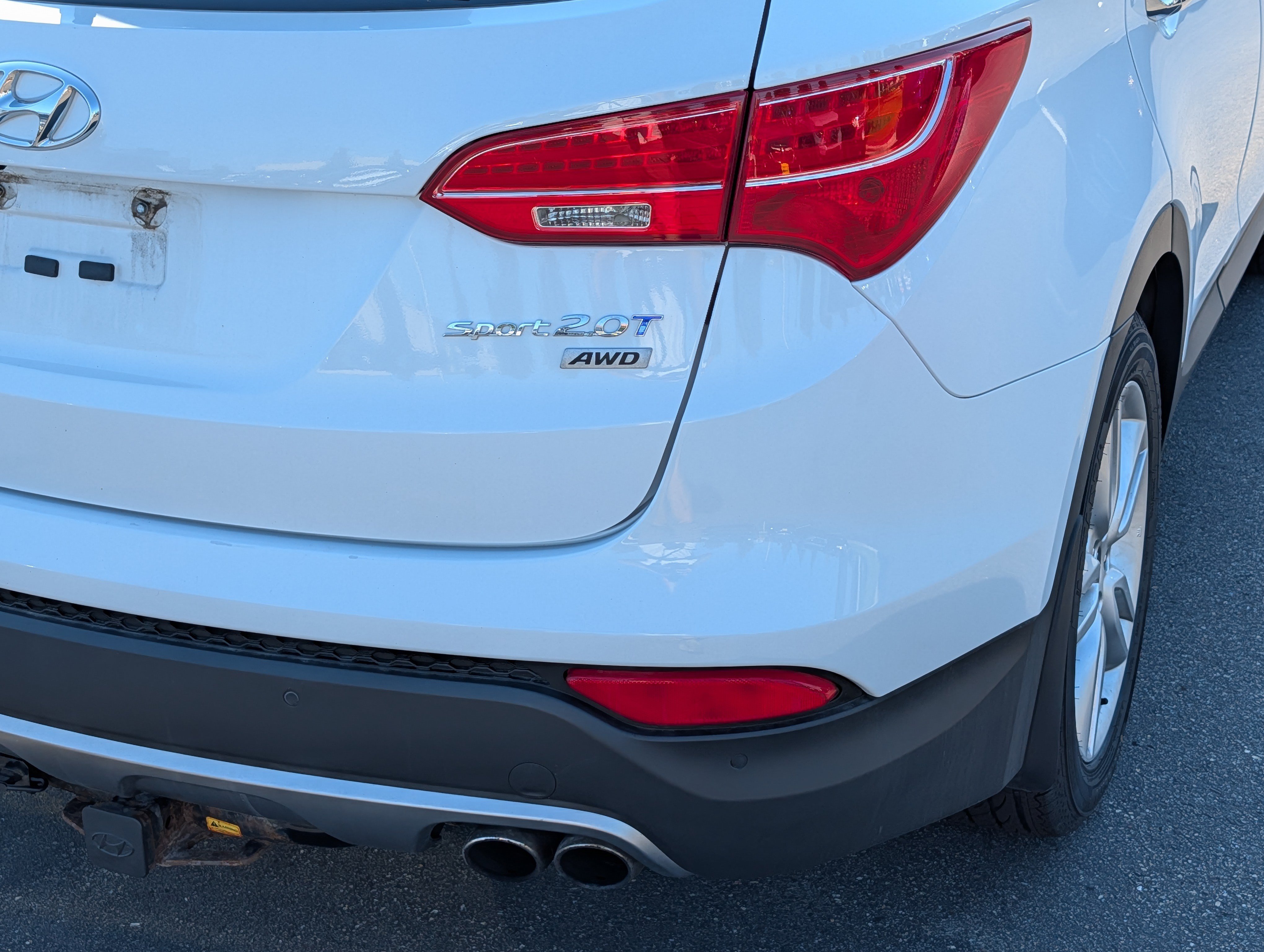 Used 2016 Hyundai Santa Fe Sport 2.0T w/ Option Group 05 AWD/4WD image 17