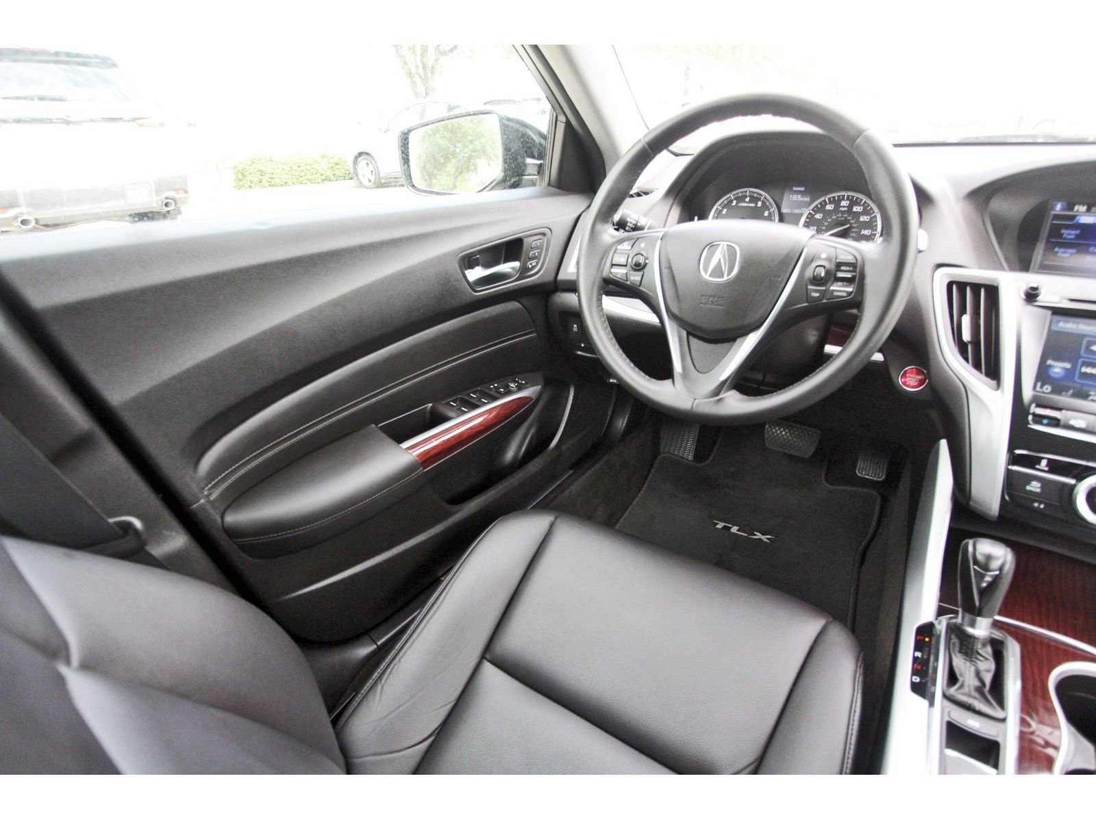 Used 2017 Acura TLX image 8
