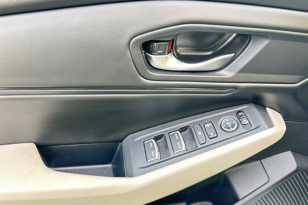 Used 2024 Honda Accord EX image 11