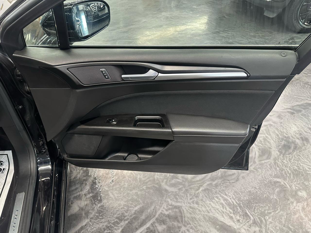 Used 2017 Ford Fusion Titanium image 12