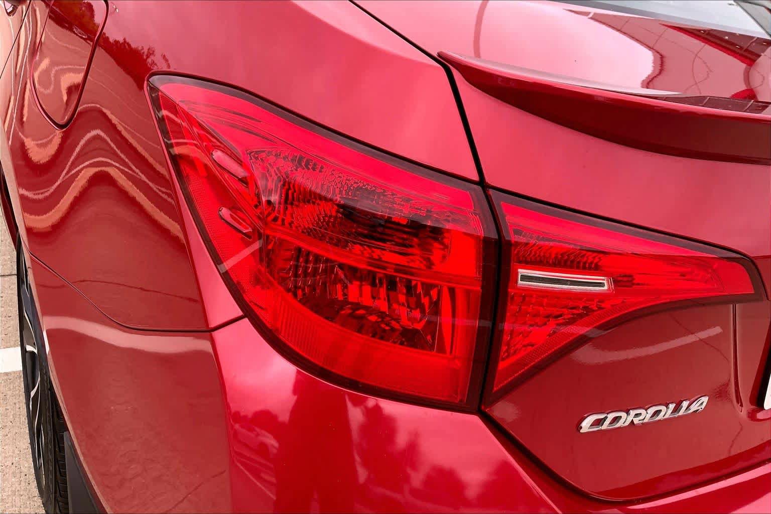 Used 2017 Toyota Corolla SE w/ Carpet Mat Package (TMS) FWD image 27