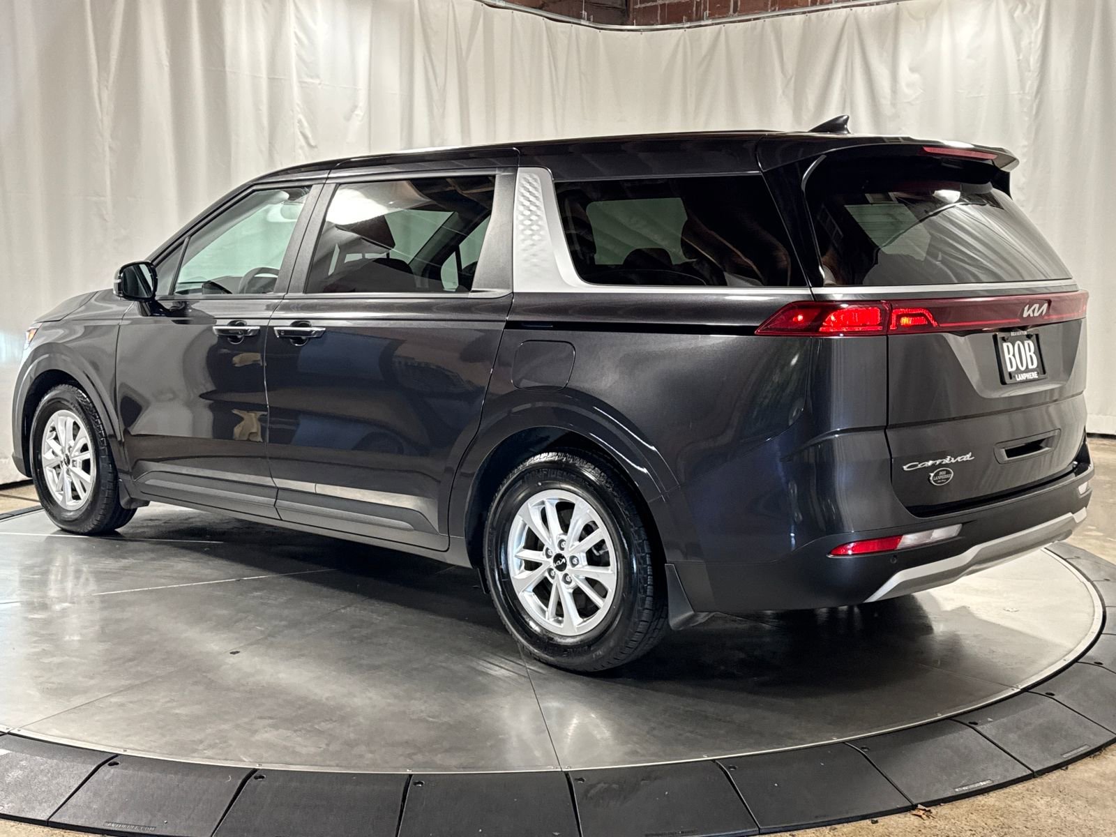 Certified 2022 Kia Carnival LX w/ Paint Protection Package image 7